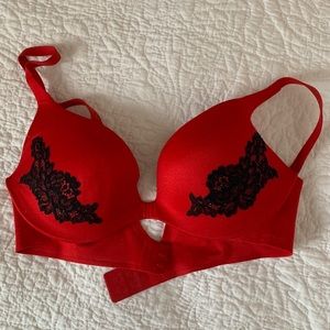 Victoria’s Secret 32B Push-up Bra